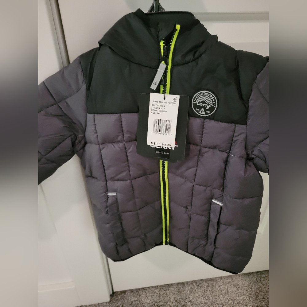 Boys Gerry Brand Puffer Jacket. Water And Wind Resistant. Zip Closure.